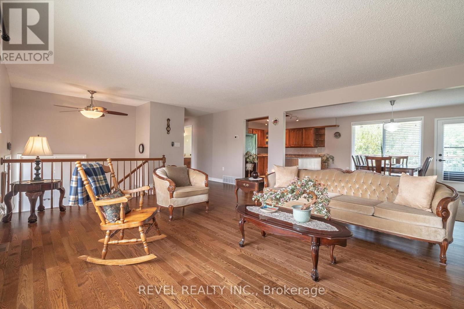 Photo 2 of 3641 Rapids View Drive, Niagara Falls ON
