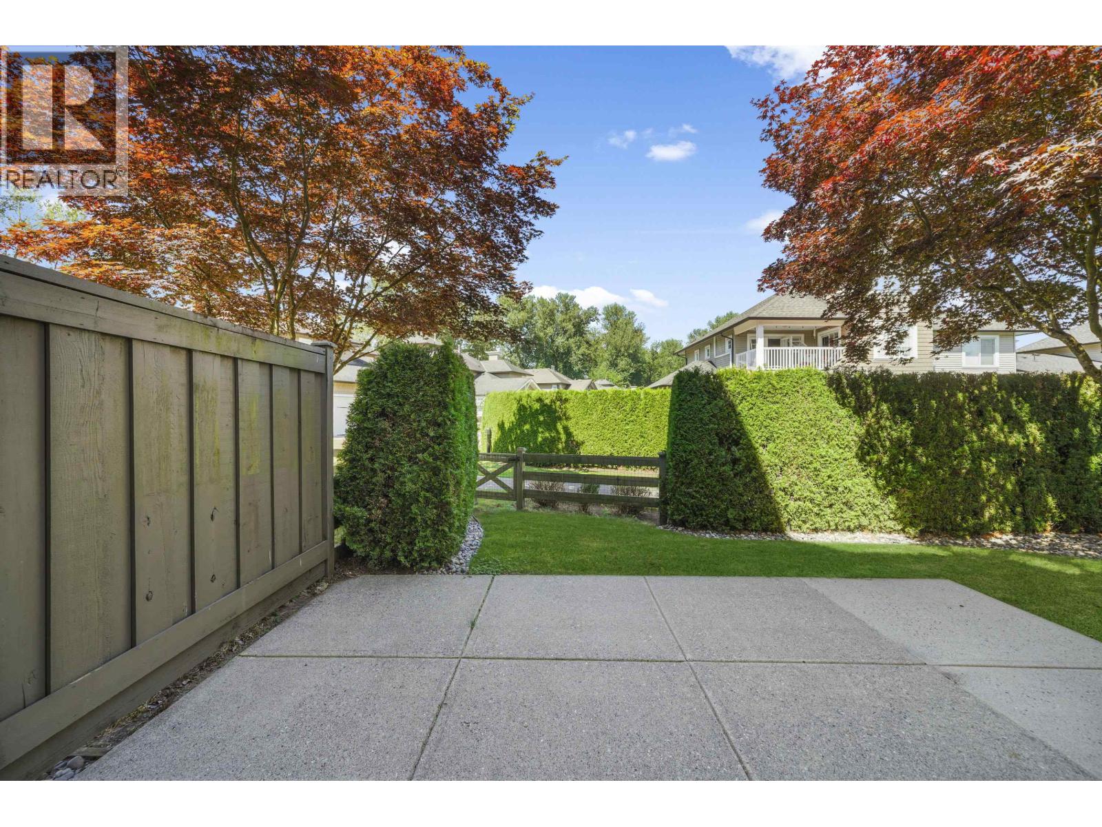 Photo 17 of 32 19452 Fraser Way, Pitt Meadows BC