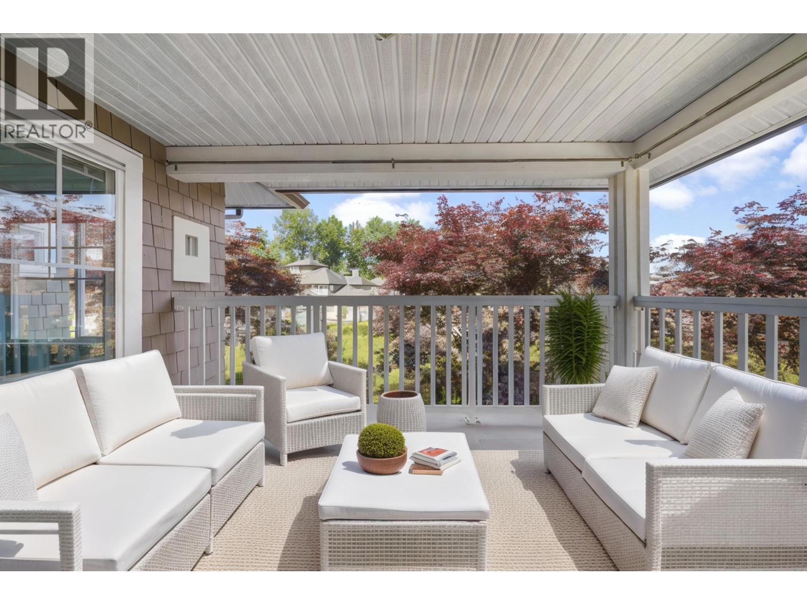 Photo 25 of 32 19452 Fraser Way, Pitt Meadows BC