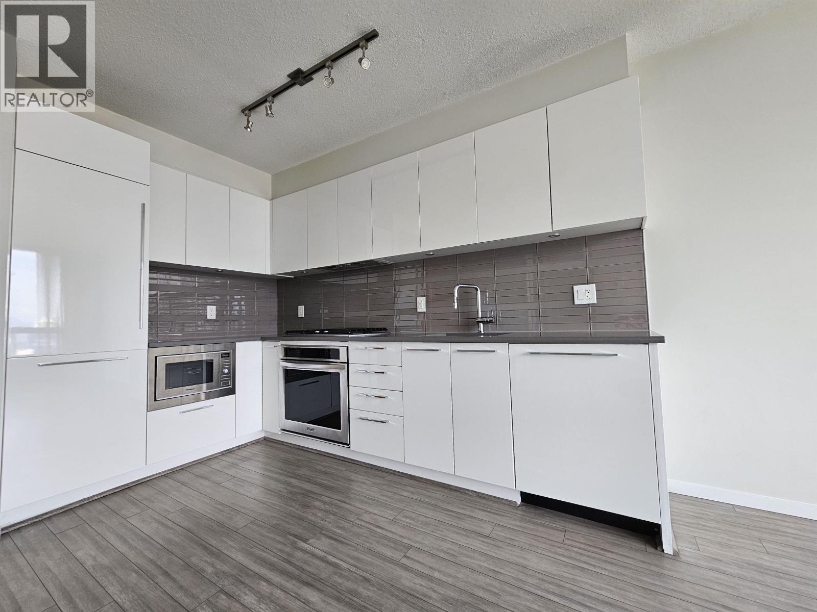 Photo 14 of 1208 6658 Dow Avenue, Burnaby BC