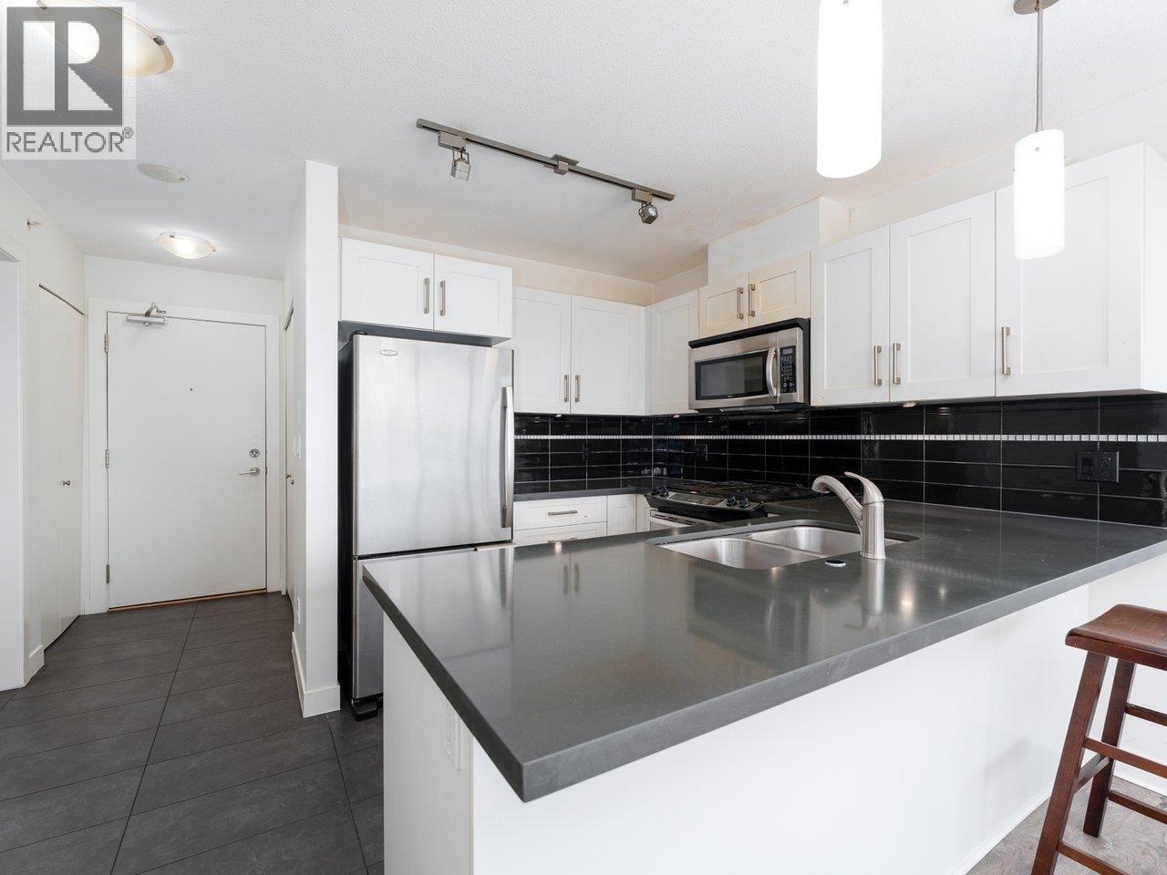 Photo 6 of 1902 7090 Edmonds Street, Burnaby BC