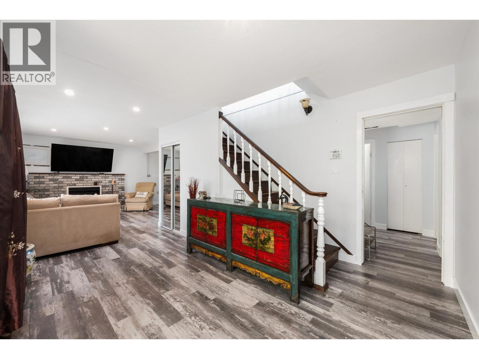 Photo 10 of 3141 Raleigh Street, Port Coquitlam BC