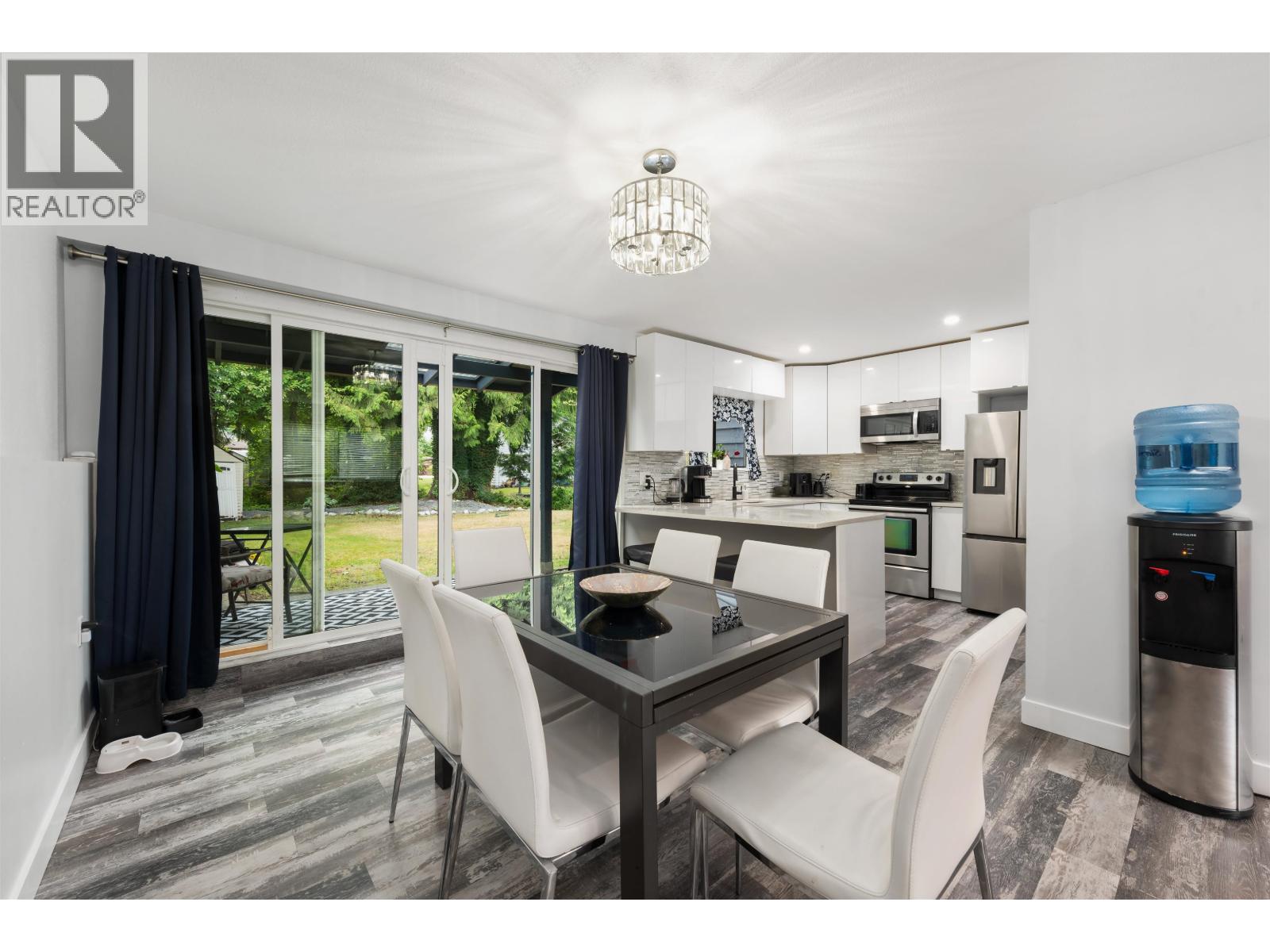 Photo 2 of 3141 Raleigh Street, Port Coquitlam BC