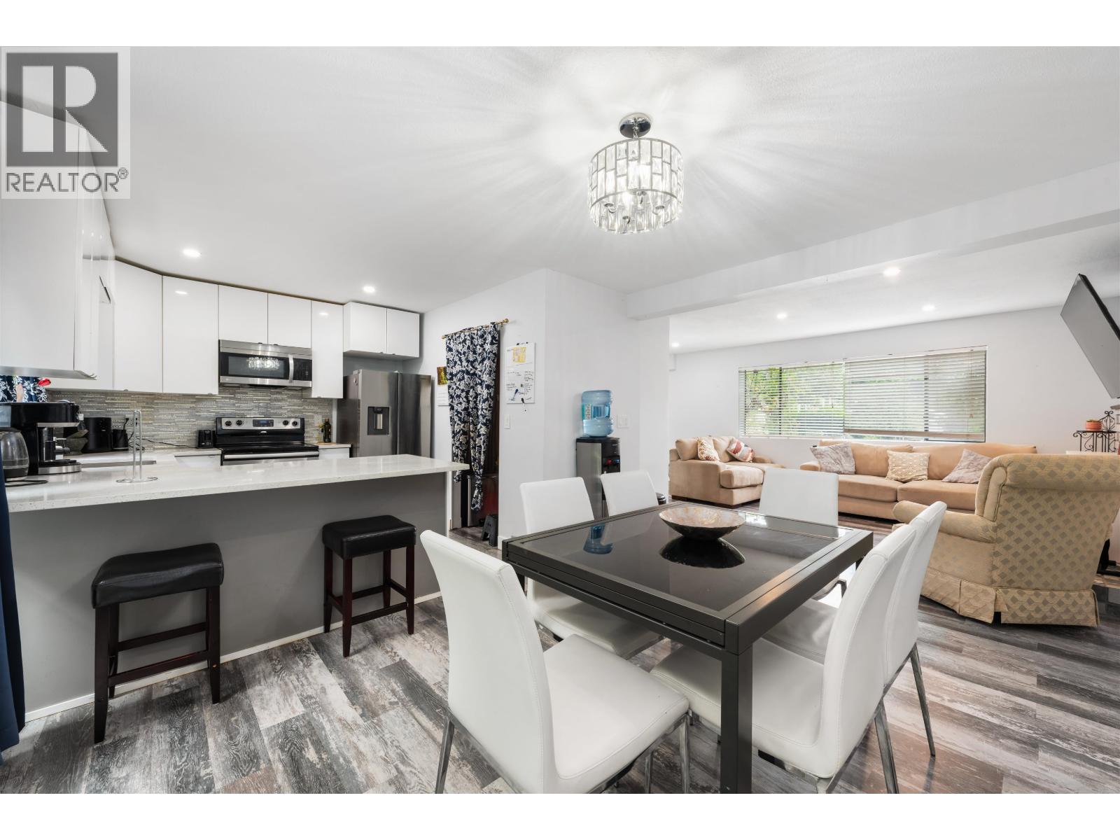 Photo 3 of 3141 Raleigh Street, Port Coquitlam BC