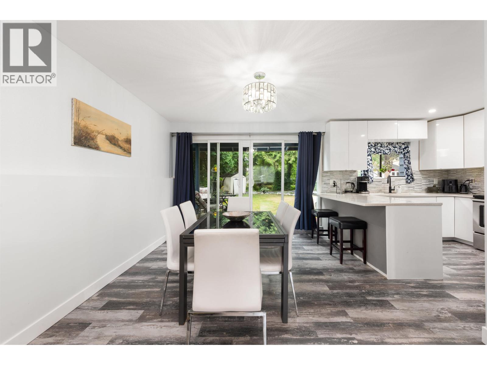 Photo 5 of 3141 Raleigh Street, Port Coquitlam BC