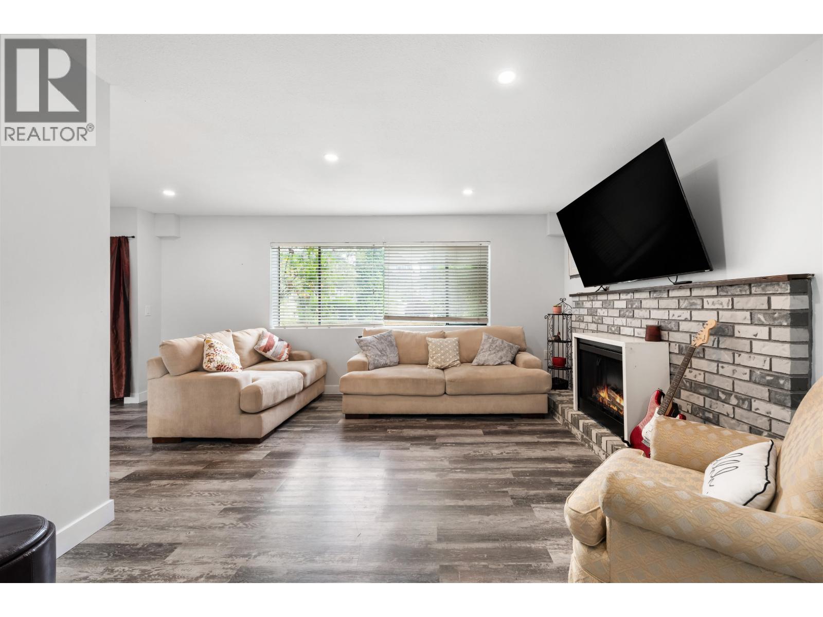 Photo 7 of 3141 Raleigh Street, Port Coquitlam BC