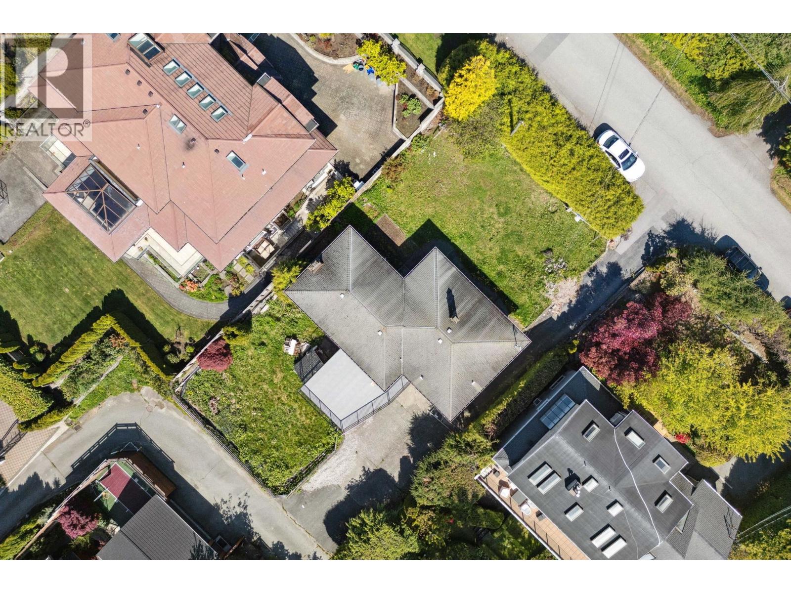 1158 QUEENS AVENUE, West Vancouver