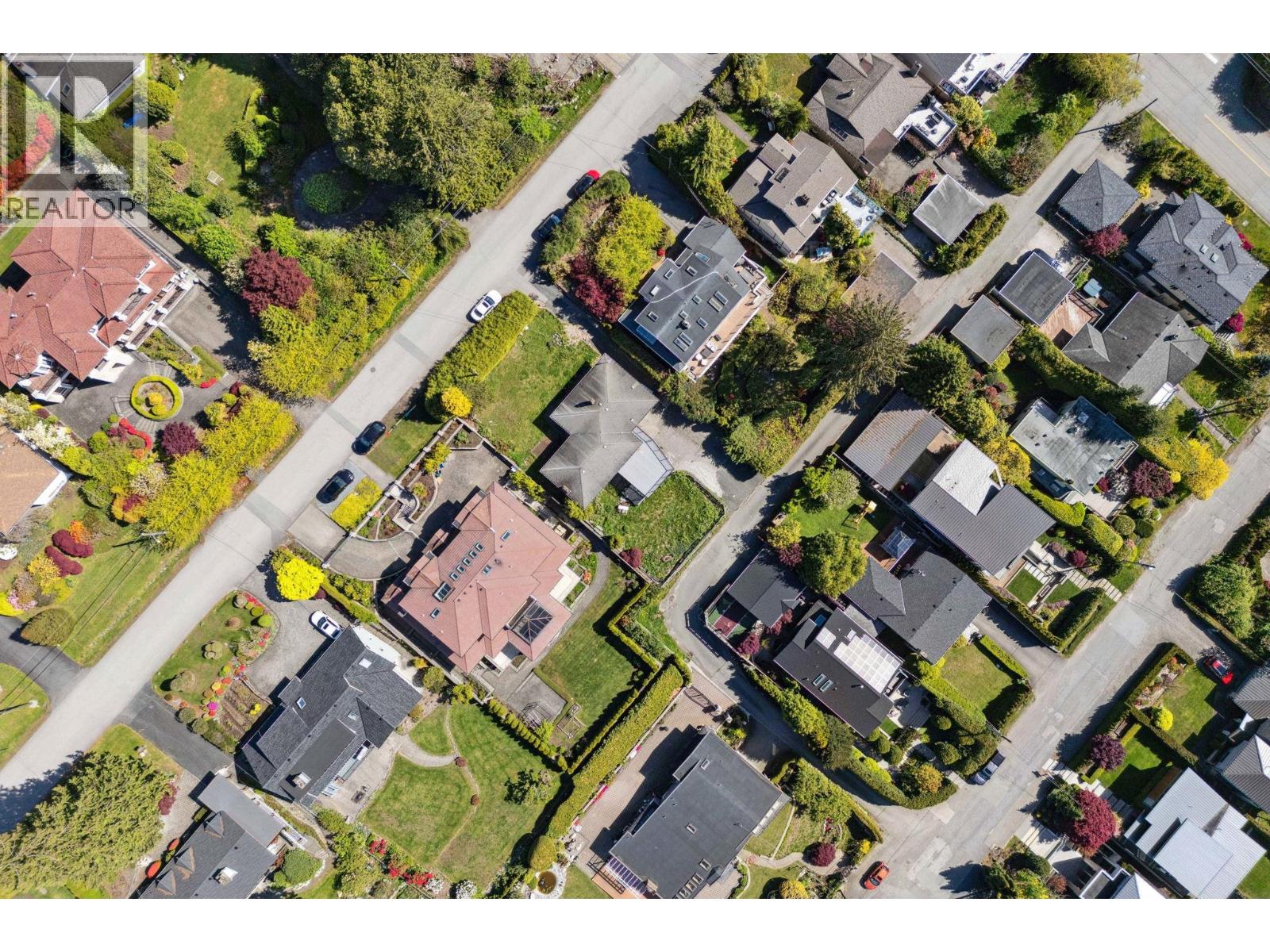 1158 QUEENS AVENUE, West Vancouver