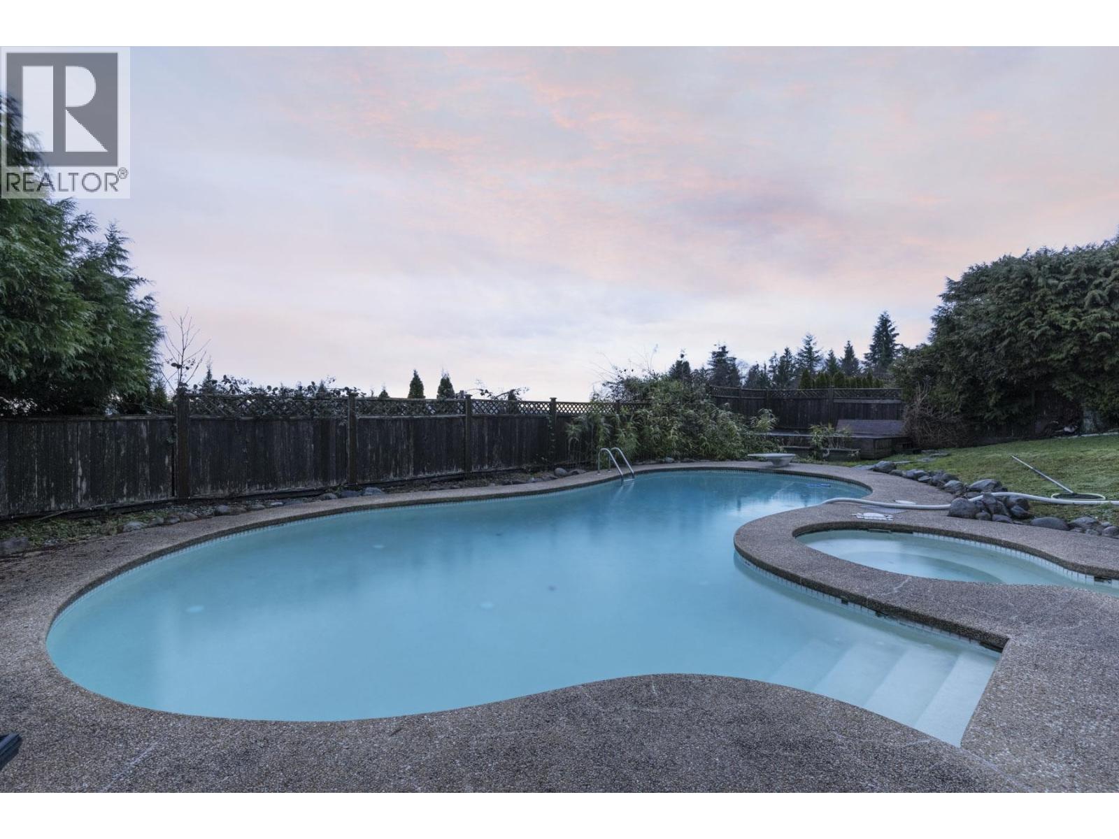 Photo 7 of 1591 Chartwell Drive, West Vancouver BC