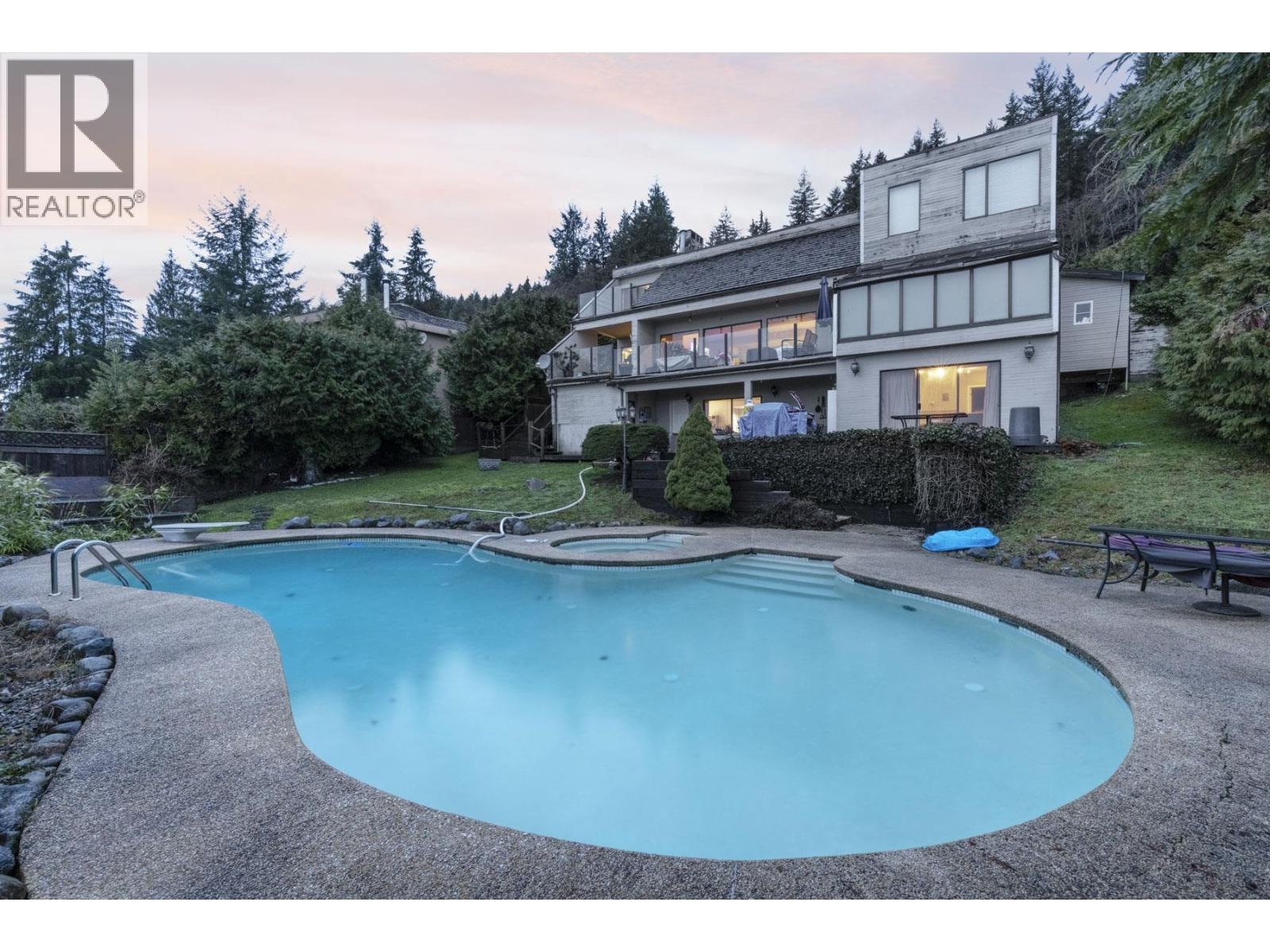 Photo 1 of 1591 Chartwell Drive, West Vancouver BC