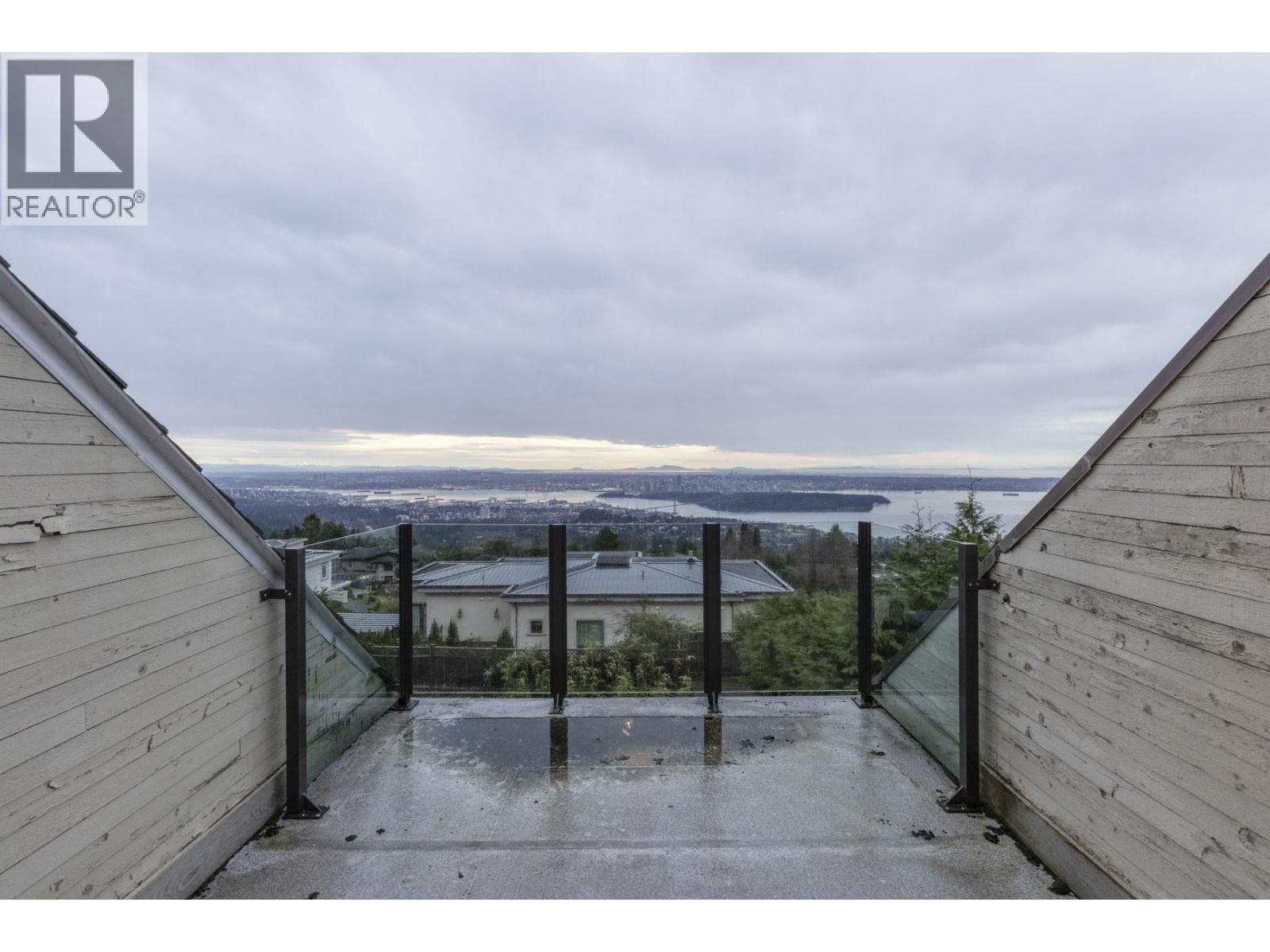 Photo 5 of 1591 Chartwell Drive, West Vancouver BC