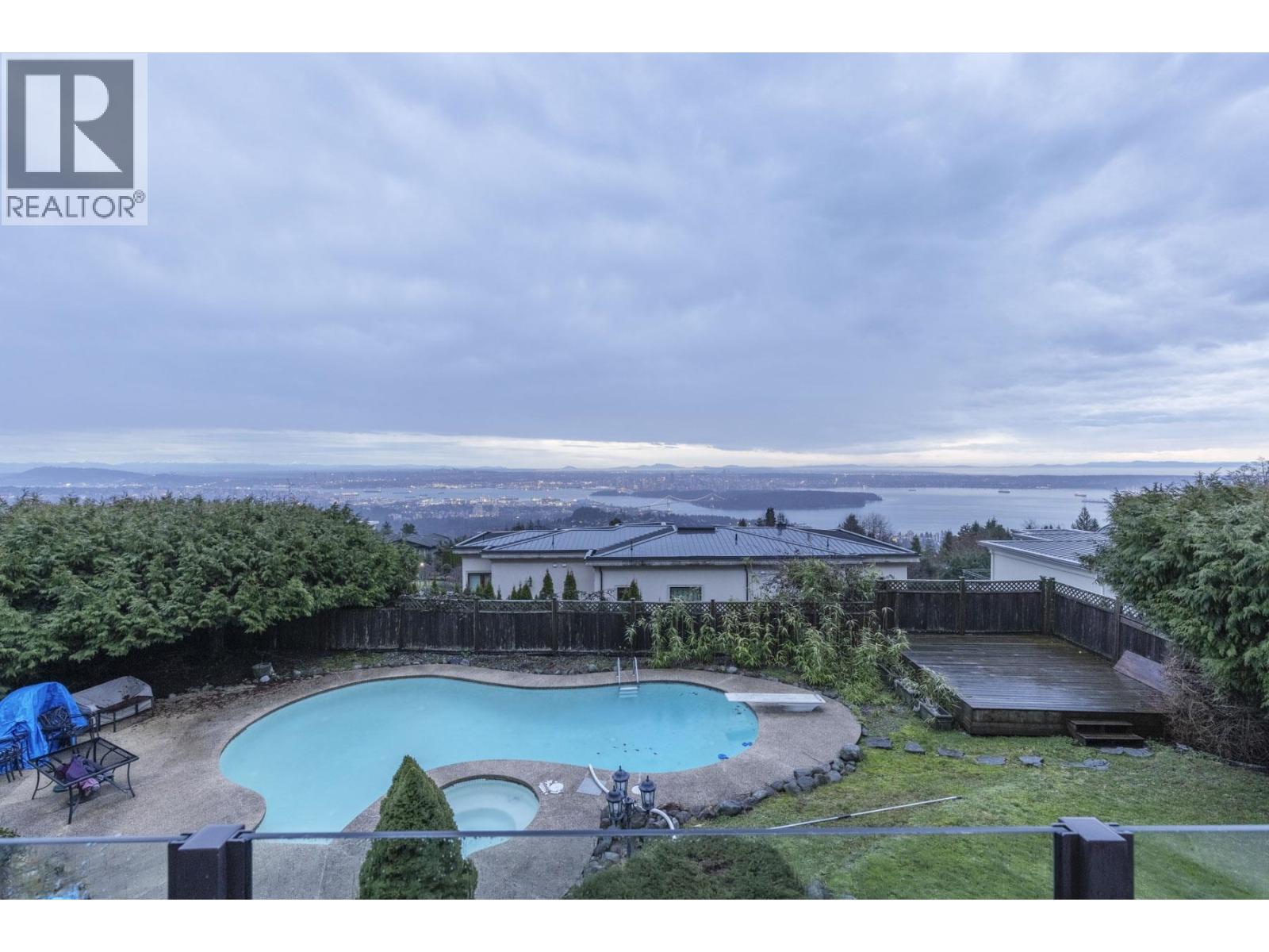 Photo 6 of 1591 Chartwell Drive, West Vancouver BC