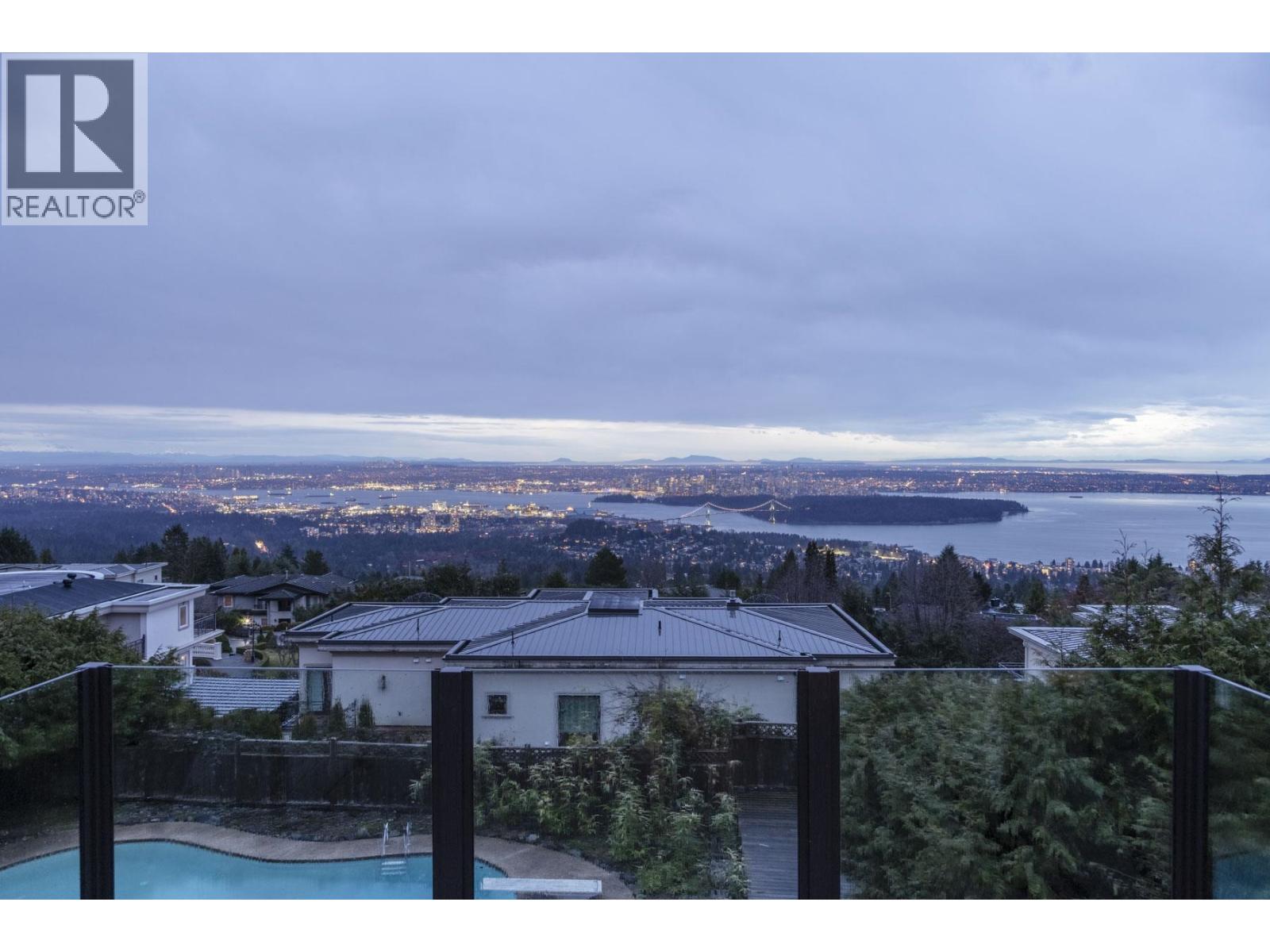 Photo 4 of 1591 Chartwell Drive, West Vancouver BC