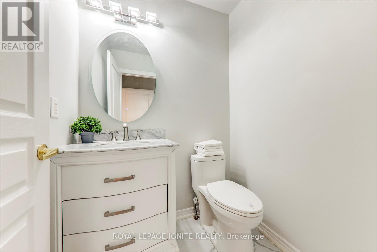 Photo 19 of 52 Bernbridge Road, Markham ON