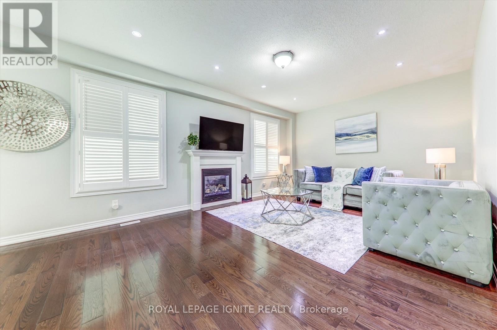 Photo 10 of 52 Bernbridge Road, Markham ON