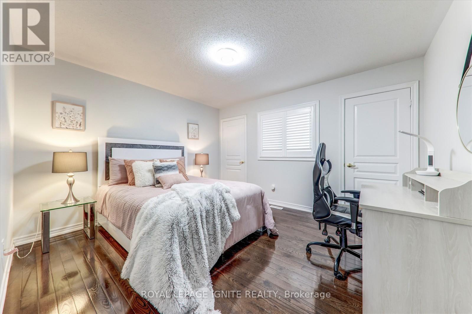 Photo 25 of 52 Bernbridge Road, Markham ON
