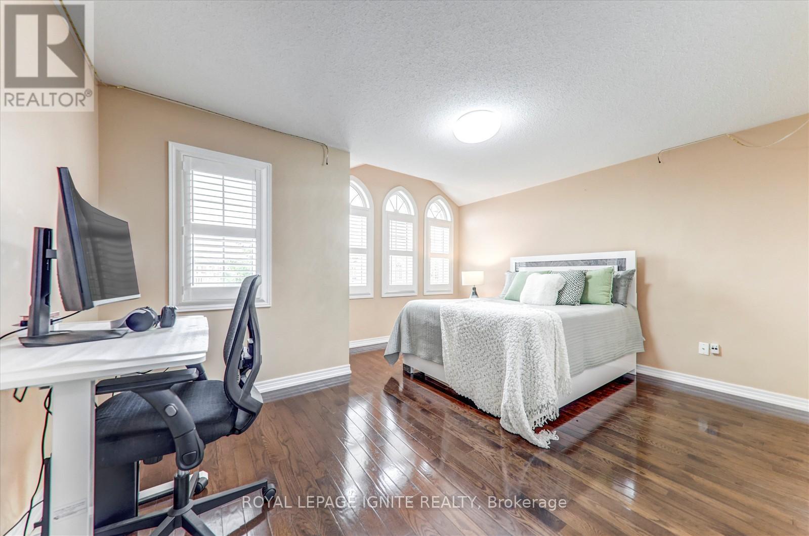 Photo 27 of 52 Bernbridge Road, Markham ON