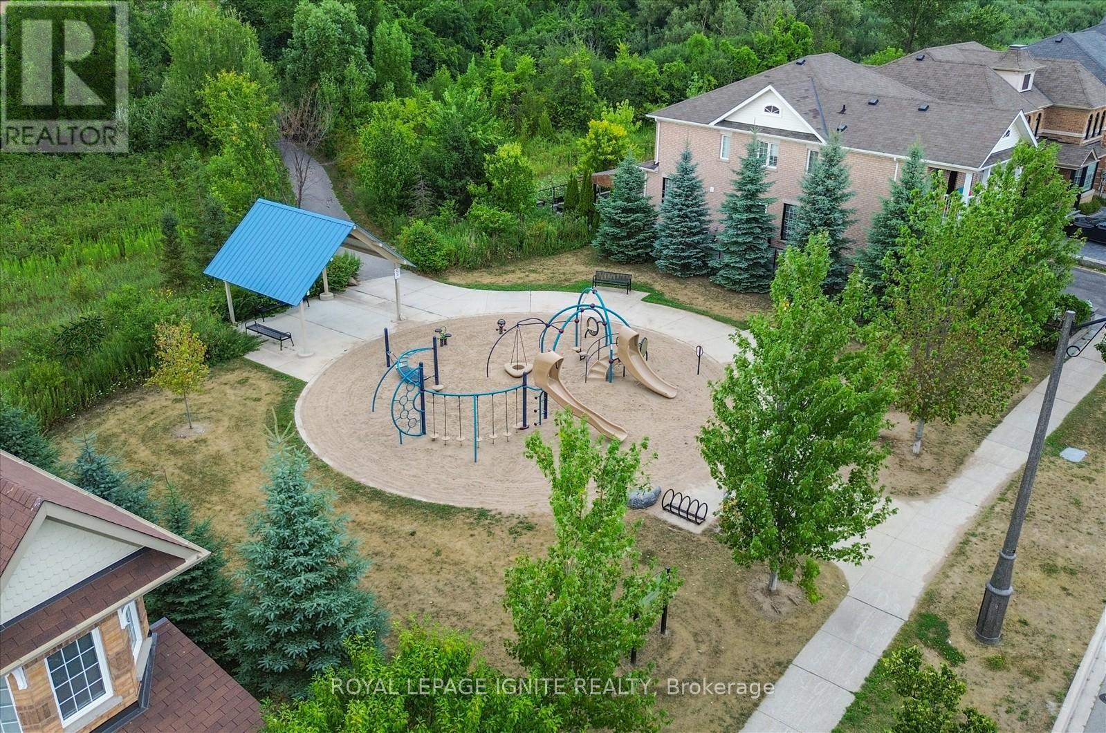 Photo 42 of 52 Bernbridge Road, Markham ON