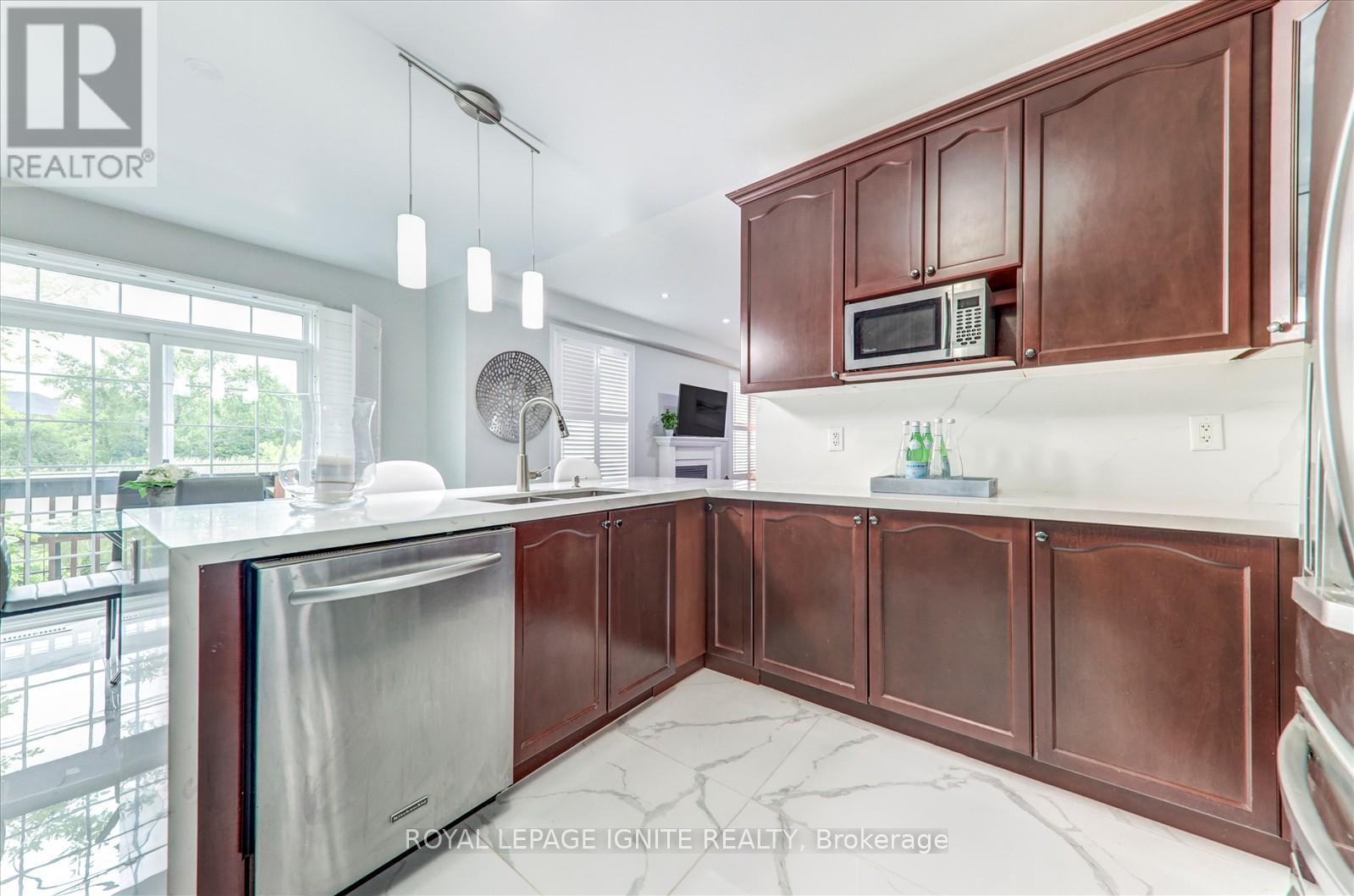 Photo 18 of 52 Bernbridge Road, Markham ON
