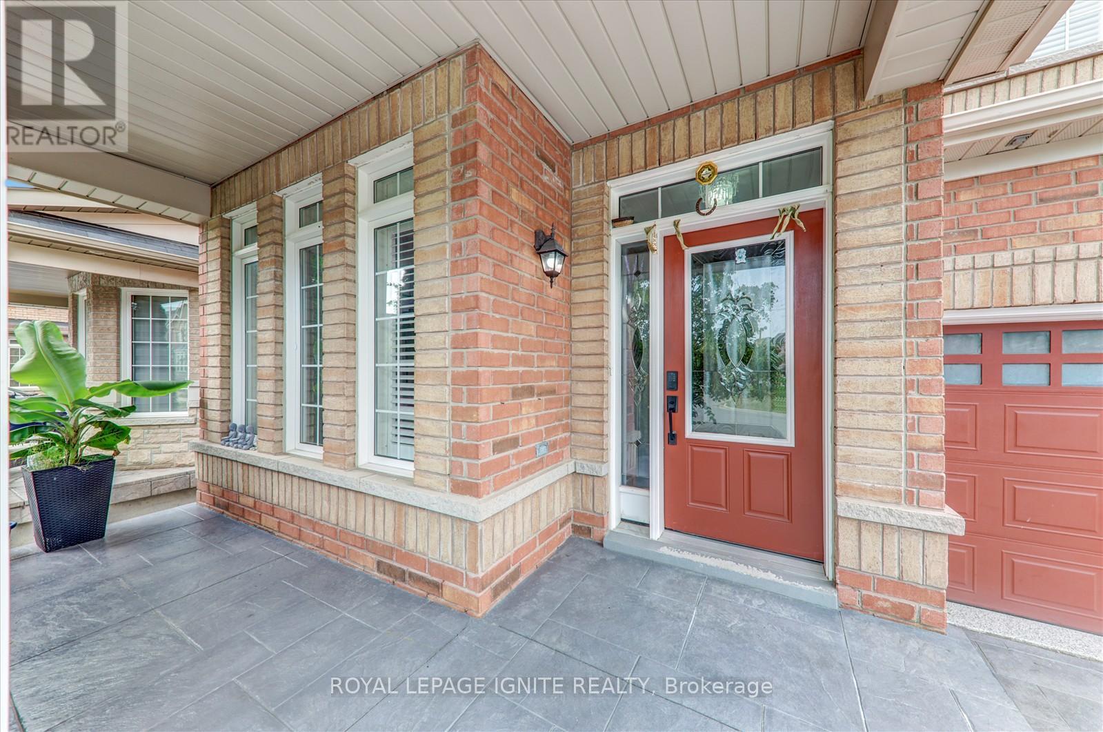 Photo 4 of 52 Bernbridge Road, Markham ON