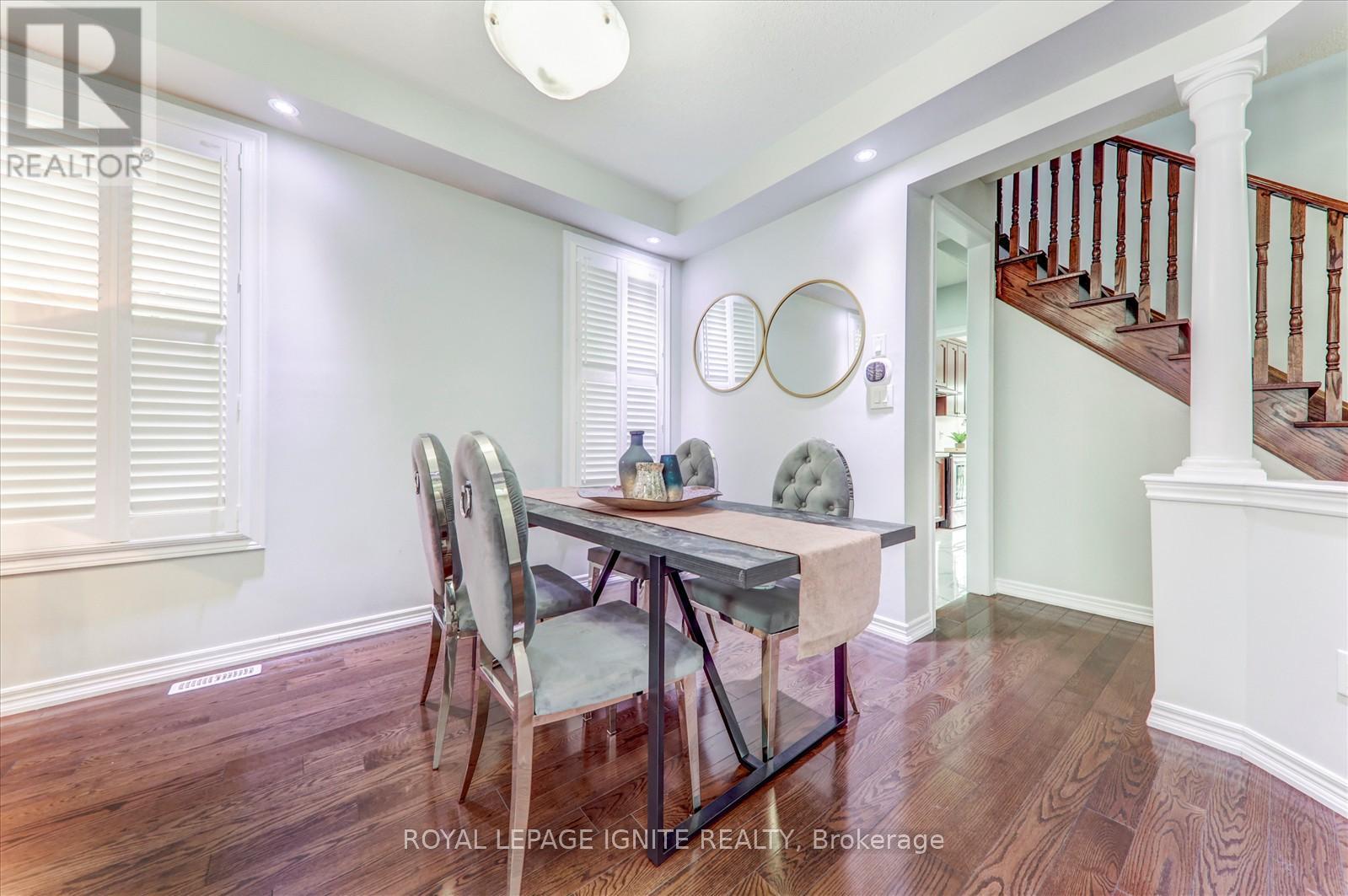 Photo 8 of 52 Bernbridge Road, Markham ON