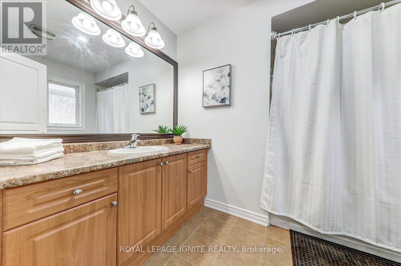 Photo 29 of 52 Bernbridge Road, Markham ON