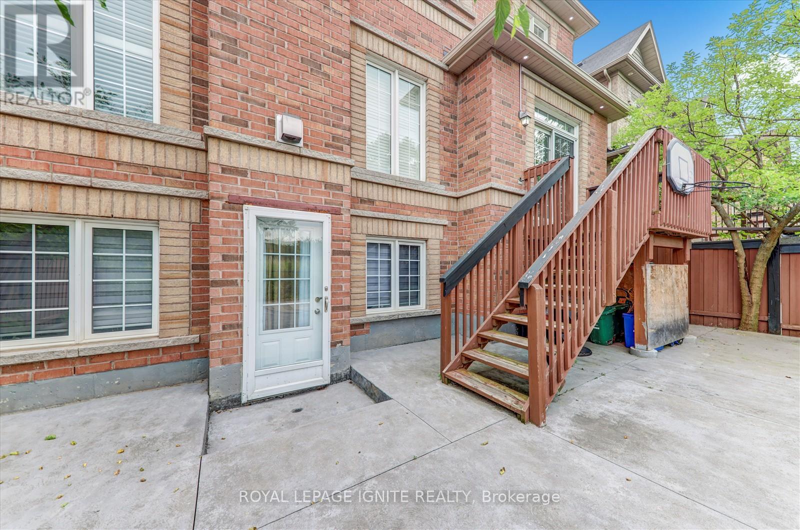 Photo 40 of 52 Bernbridge Road, Markham ON