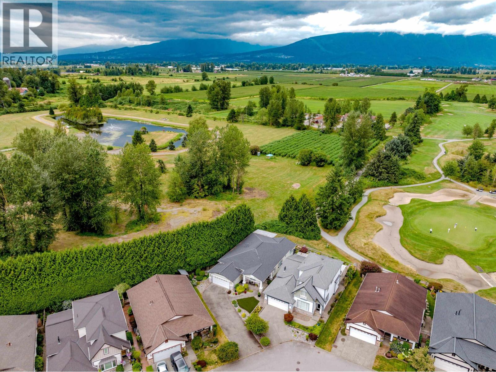 Photo 4 of 134 19639 Meadow Gardens Way, Pitt Meadows BC