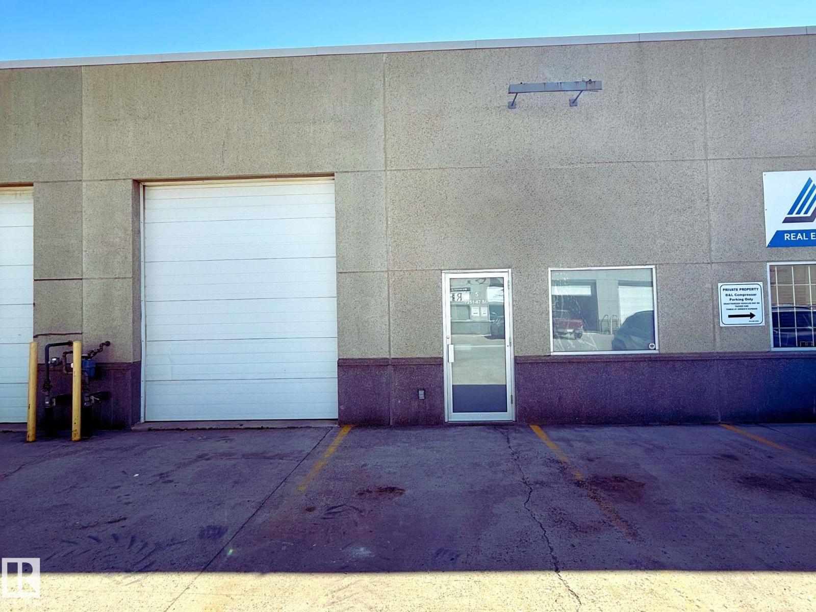 Photo 2 of 5 7251 67 St Nw, Edmonton AB