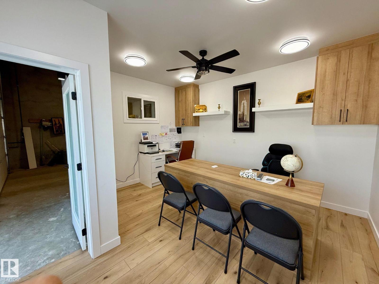 Photo 4 of 5 7251 67 St Nw, Edmonton AB