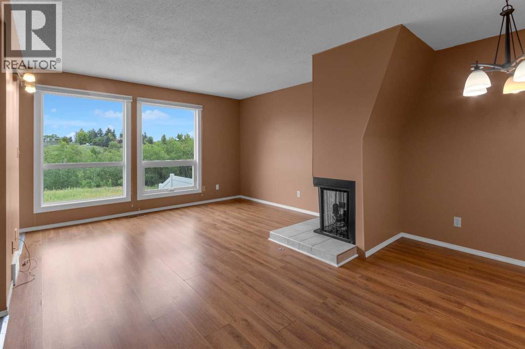 Single Family House for Sale in   Silver Crest Drive NW Silver Springs Calgary 