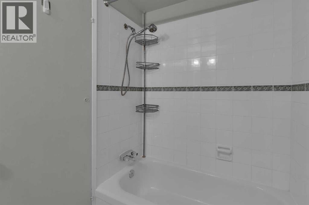 Single Family House for Sale in   Silver Crest Drive NW Silver Springs Calgary 