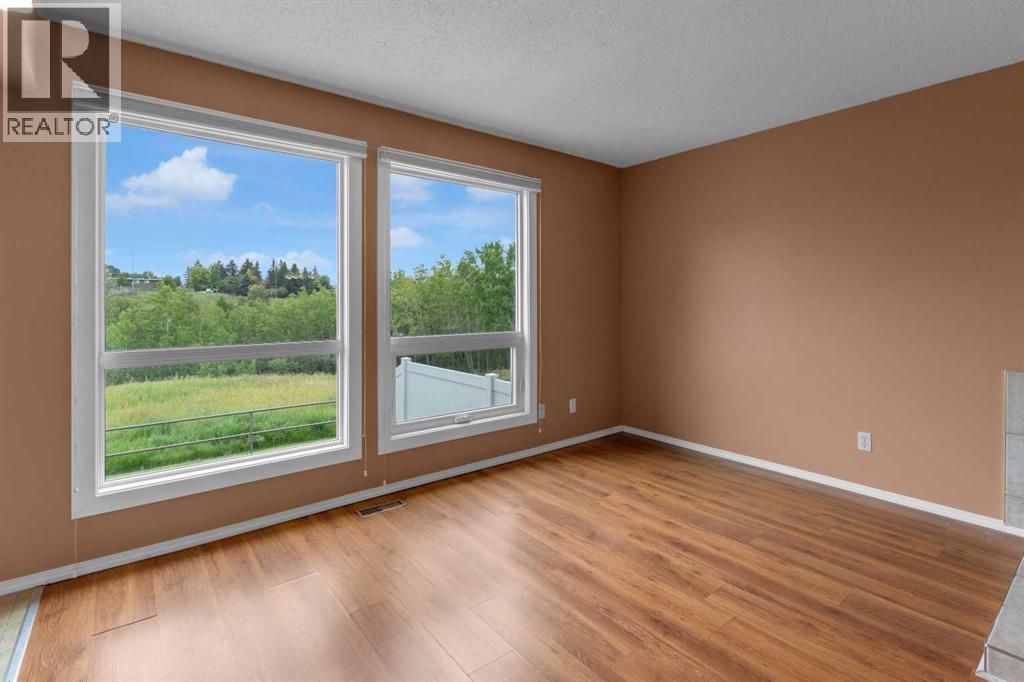Single Family House for Sale in   Silver Crest Drive NW Silver Springs Calgary 