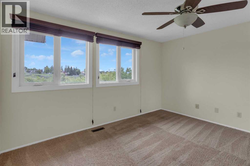 Single Family House for Sale in   Silver Crest Drive NW Silver Springs Calgary 