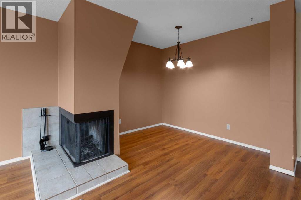 Single Family House for Sale in   Silver Crest Drive NW Silver Springs Calgary 