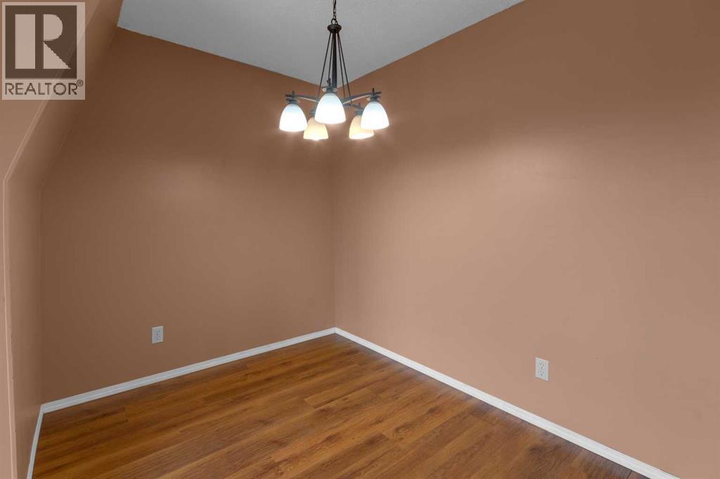Single Family House for Sale in   Silver Crest Drive NW Silver Springs Calgary 
