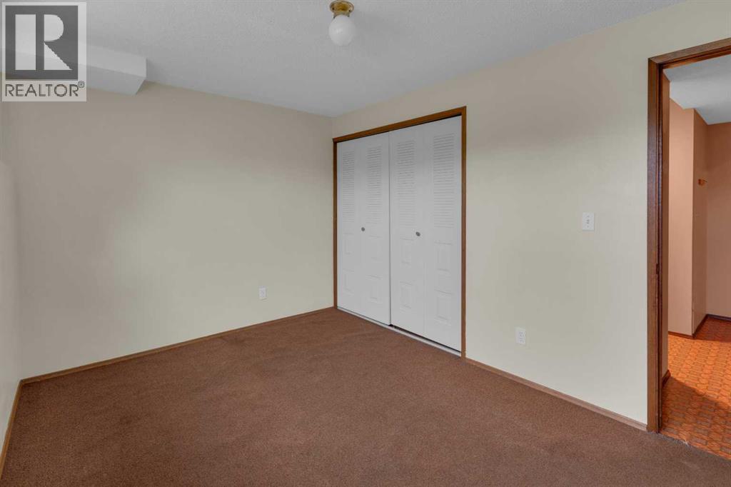 Single Family House for Sale in   Silver Crest Drive NW Silver Springs Calgary 