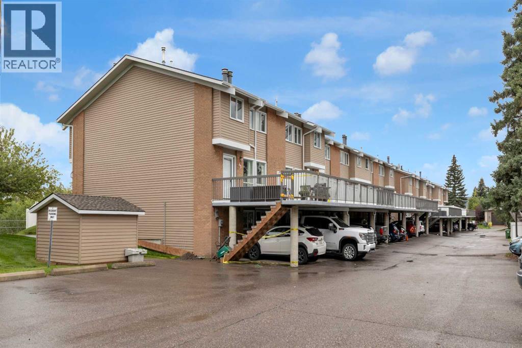 Single Family House for Sale in   Silver Crest Drive NW Silver Springs Calgary 
