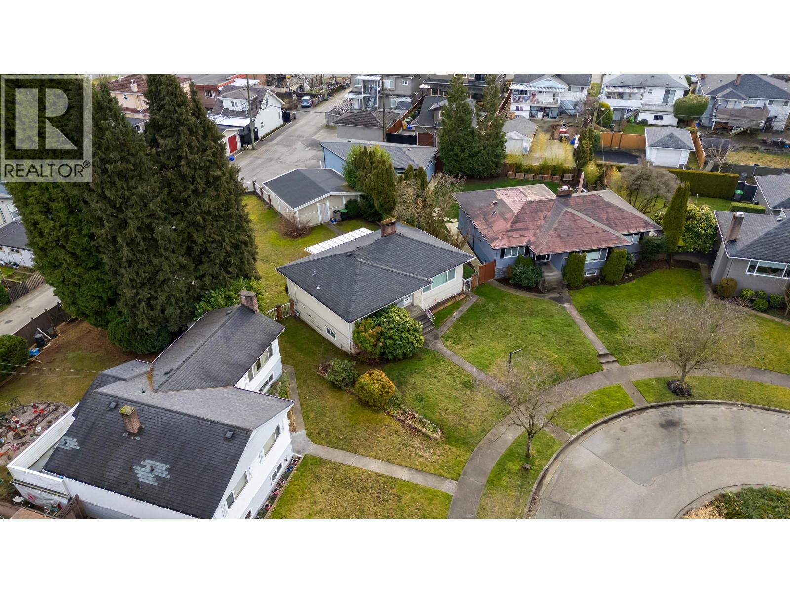 Photo 6 of 3692 E 24 Avenue, Vancouver BC