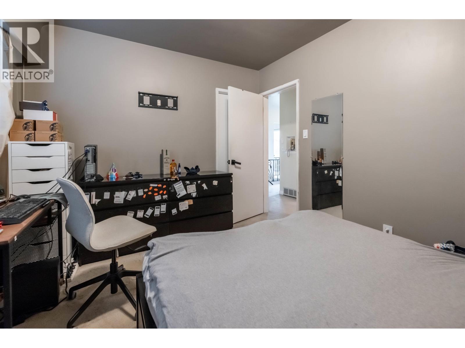 Photo 4 of 3692 E 24 Avenue, Vancouver BC