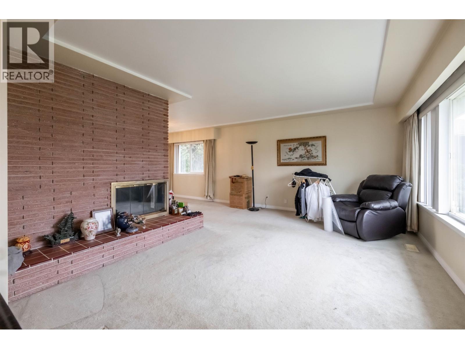 Photo 1 of 3692 E 24 Avenue, Vancouver BC