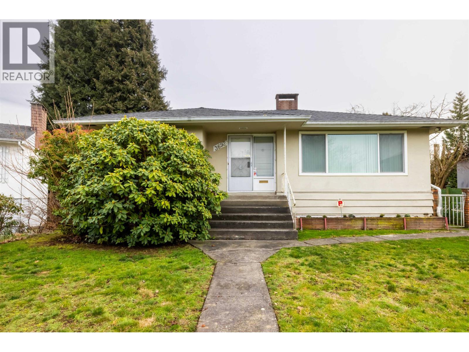 Photo 13 of 3692 E 24 Avenue, Vancouver BC