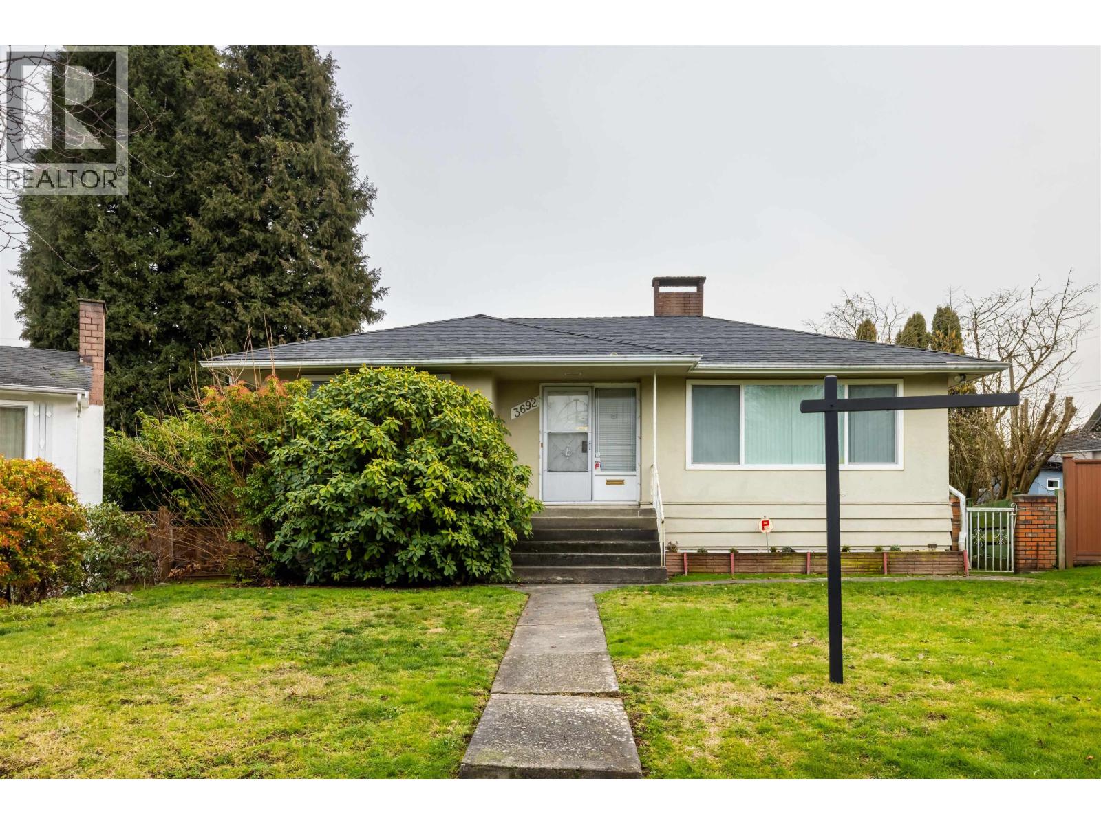 Photo 35 of 3692 E 24 Avenue, Vancouver BC