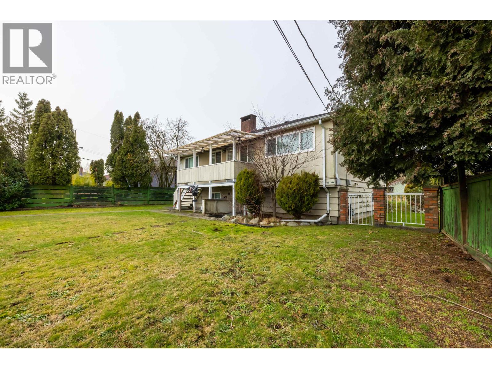 Photo 30 of 3692 E 24 Avenue, Vancouver BC