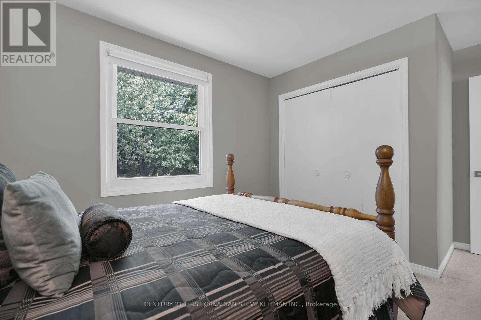 Photo 22 of 96 Meridene Crescent W, London North ON