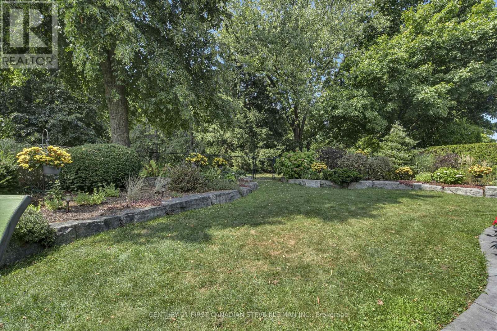 Photo 15 of 96 Meridene Crescent W, London North ON