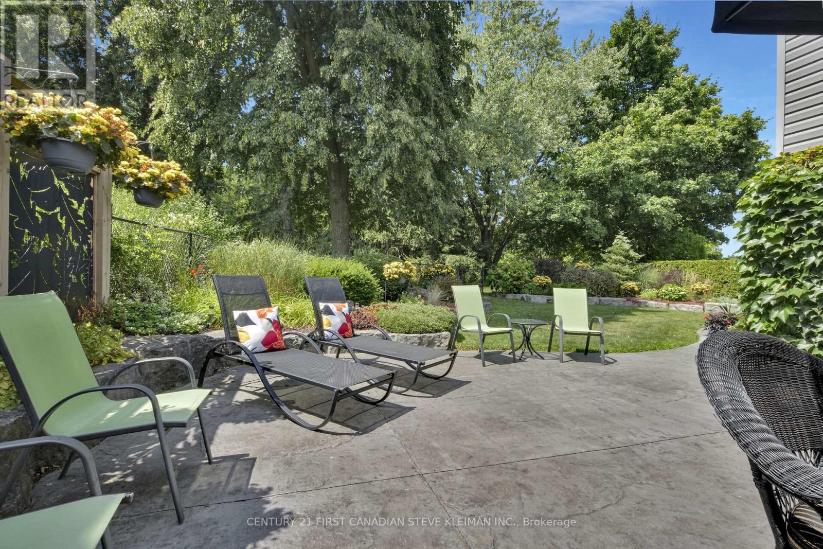 Photo 27 of 96 Meridene Crescent W, London North ON