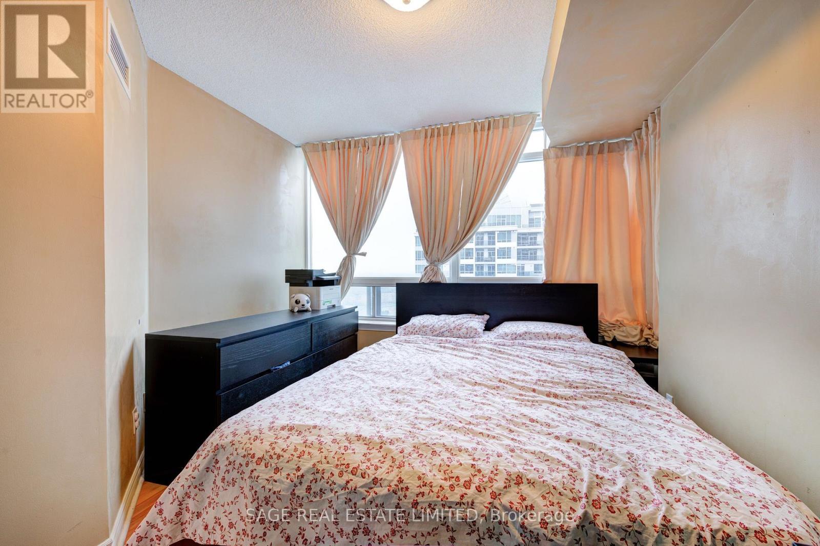 Photo 8 of 2512 3 Rean Drive, Toronto ON