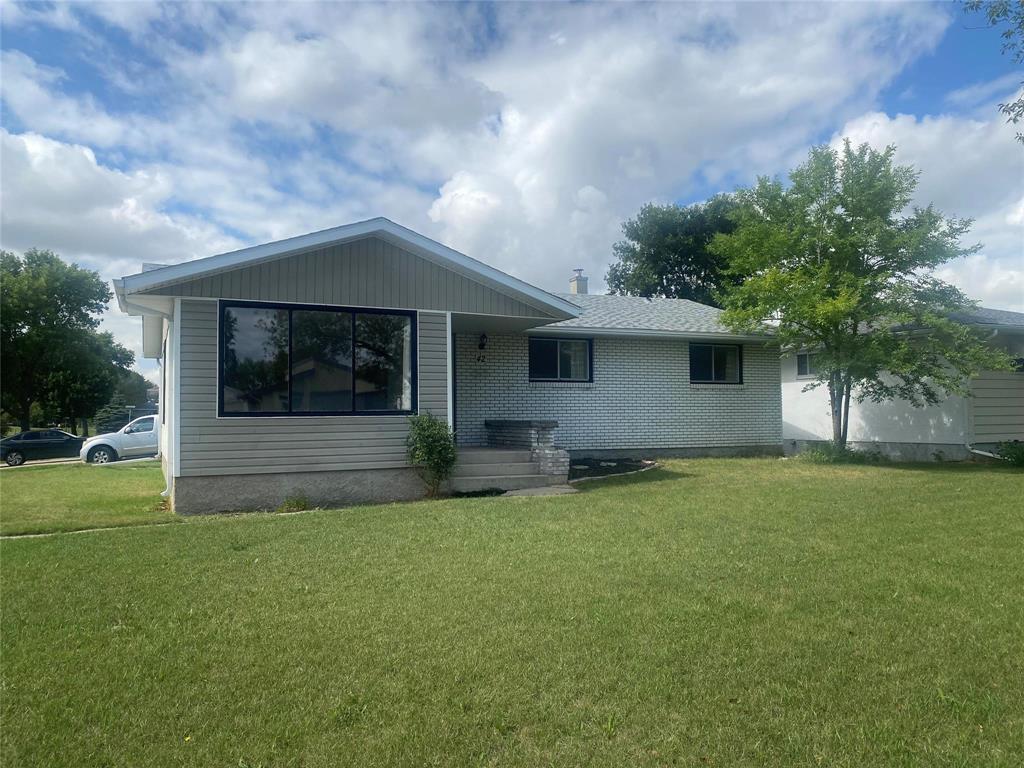 Photo 13 of 42 Marquis Crescent, Winnipeg MB
