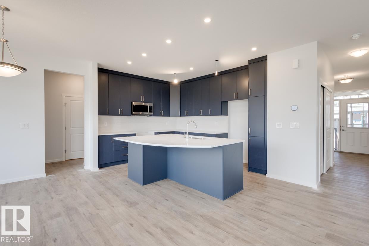 Photo 4 of 2040 209 St Nw, Edmonton AB